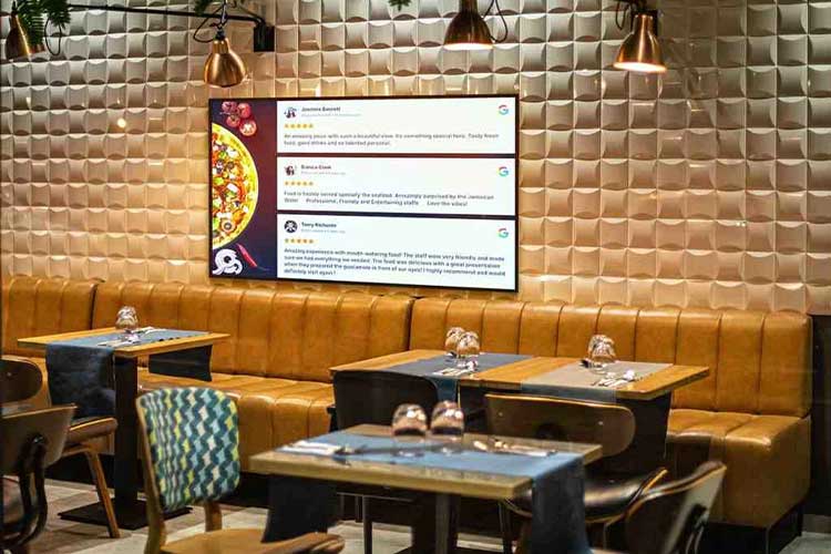 hjpno blog digital signage vantaggi del digital signag per ristoranti locali wine bar pub mostra recensioni ai clienti con digital signage